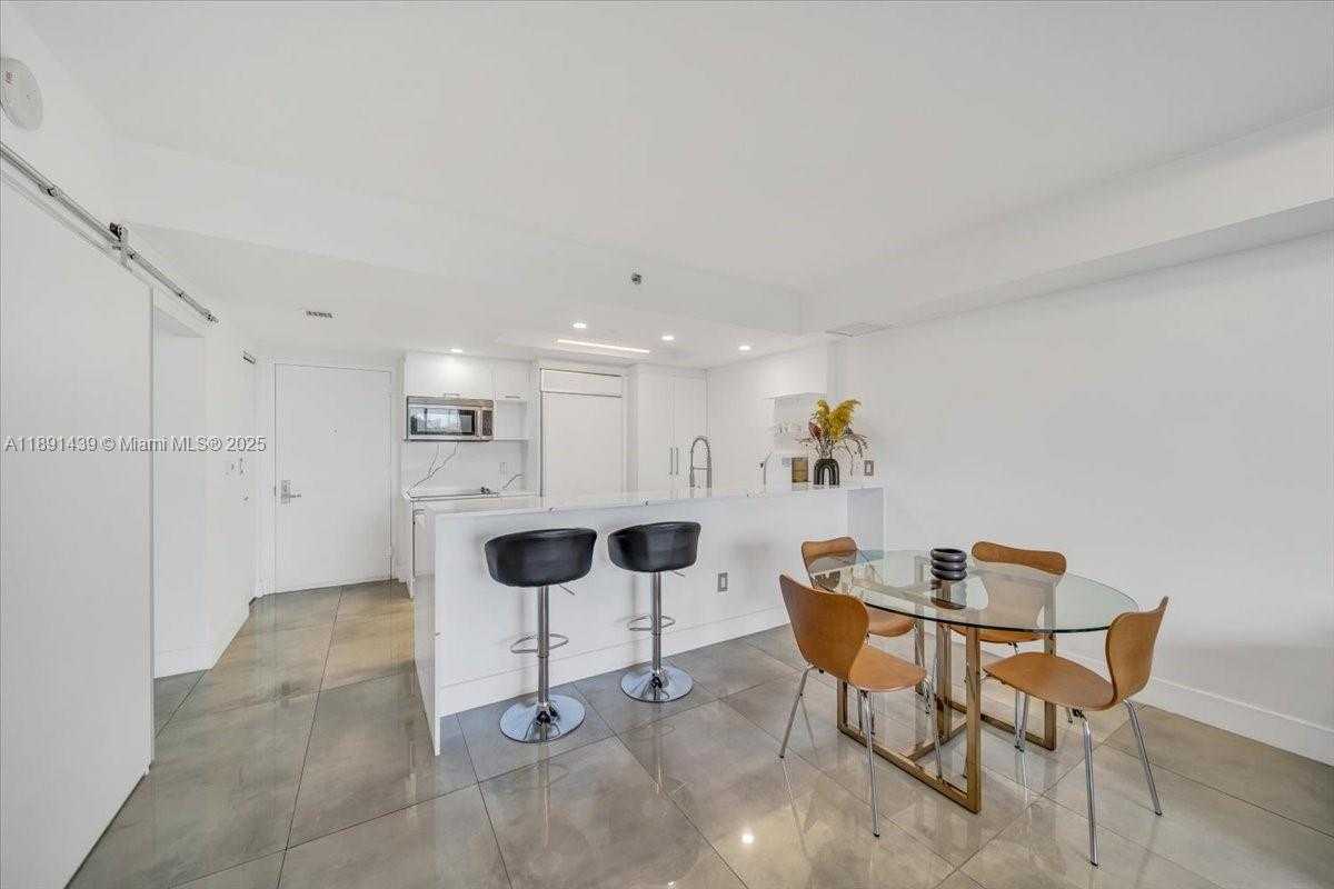 Small Image of 50 BISCAYNE BLVD #512, Miami Number 7