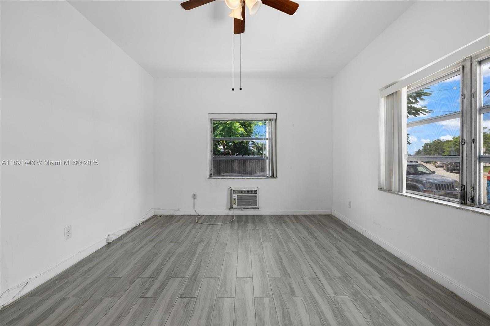 Small Image of 8135 CRESPI BLVD #1, Miami Beach Number 15