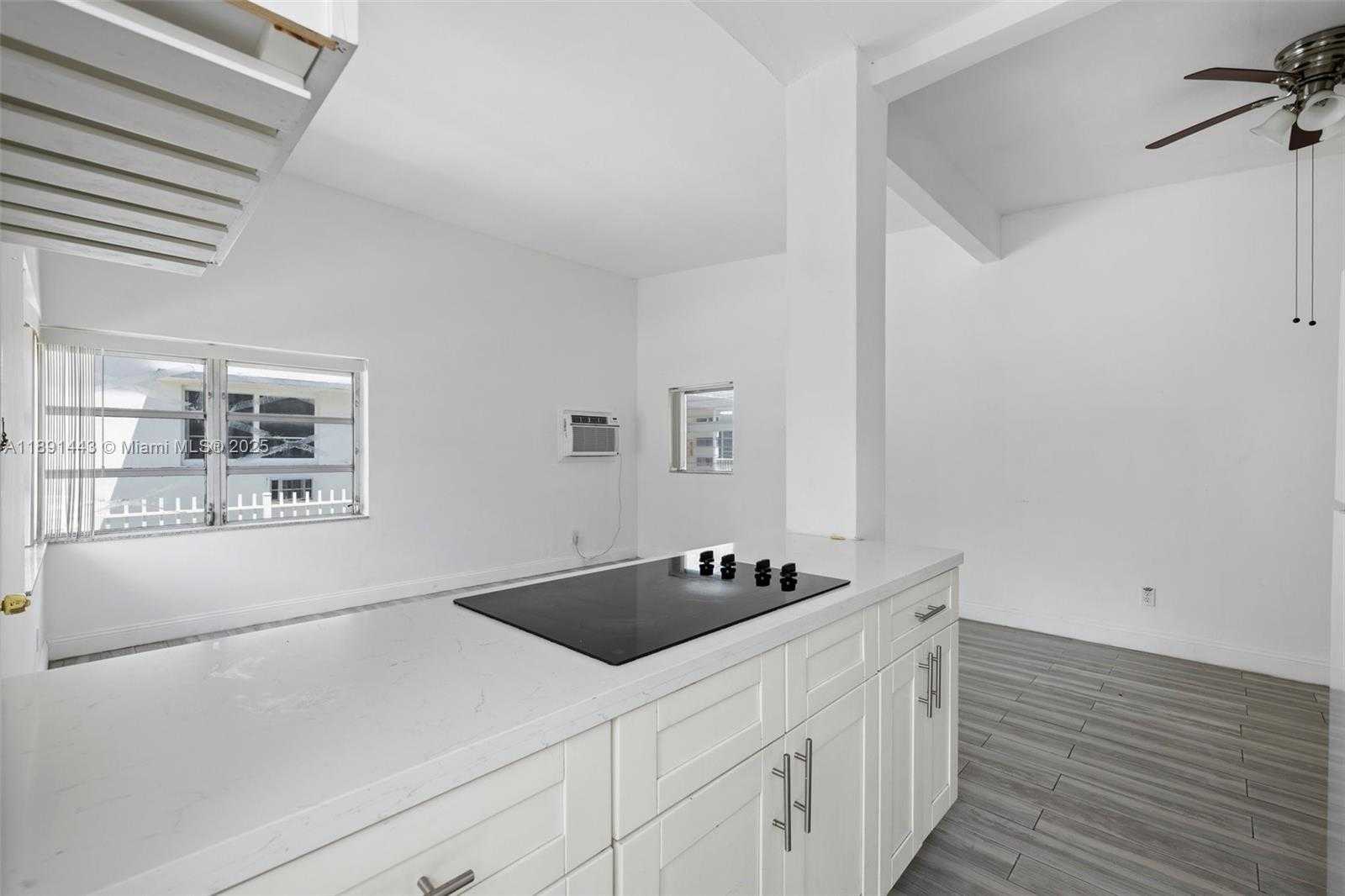 Small Image of 8135 CRESPI BLVD #1, Miami Beach Number 2