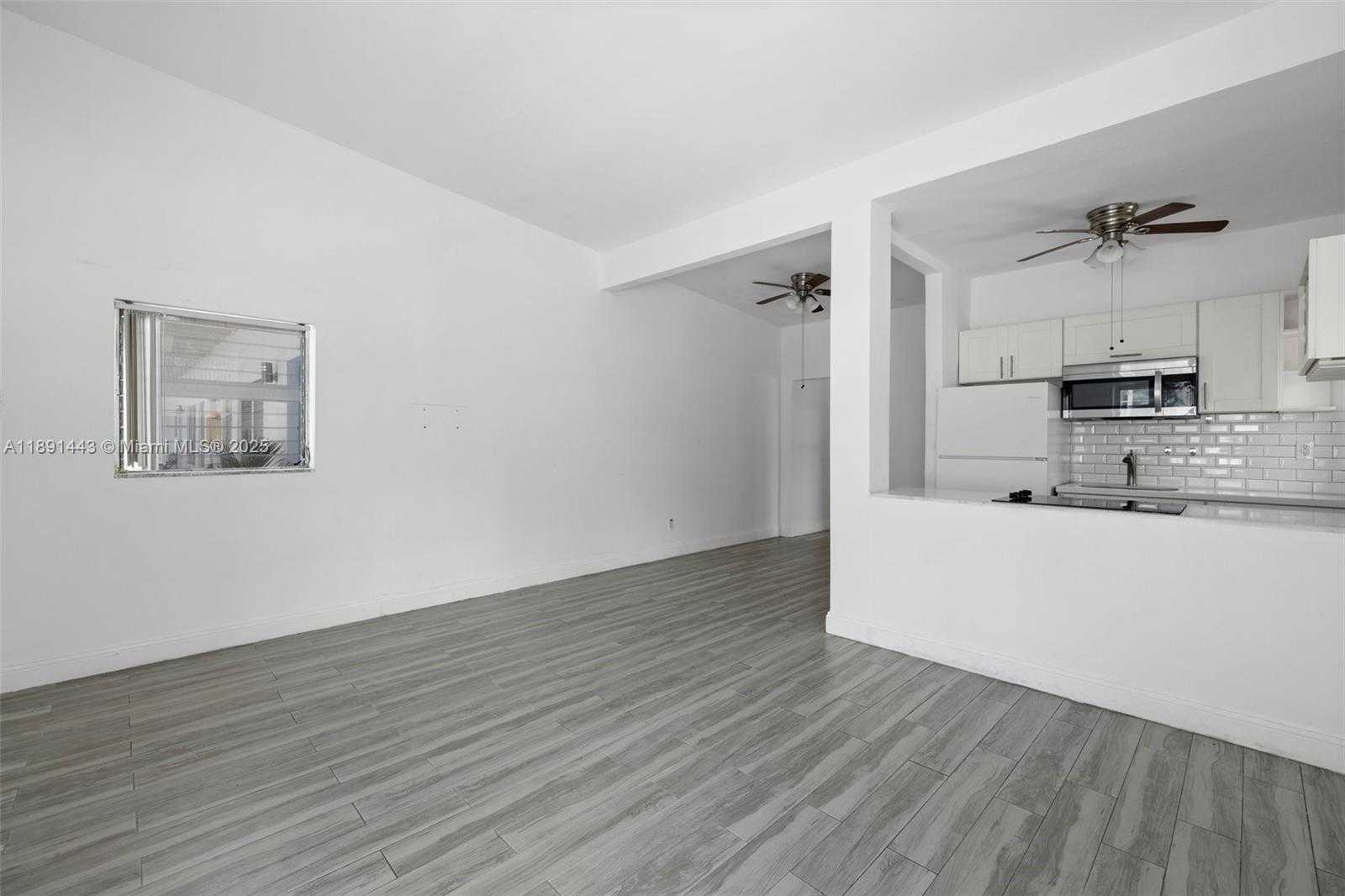 Small Image of 8135 CRESPI BLVD #1, Miami Beach Number 7