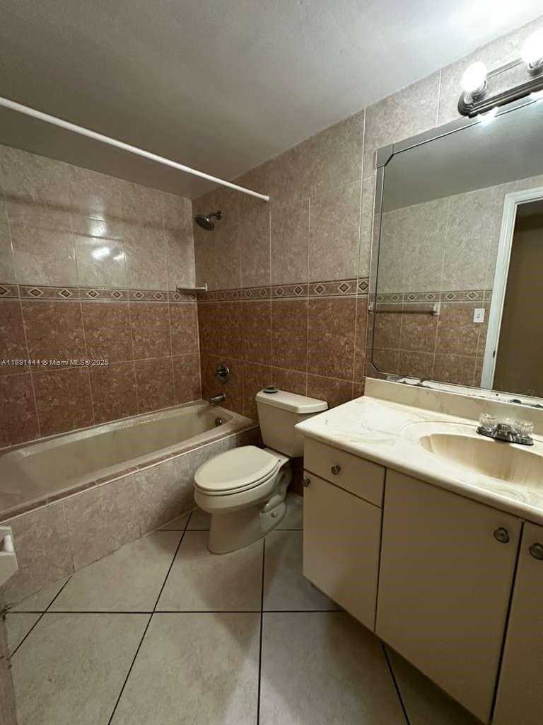 Small Image of 1455 NORTH TREASURE DR #2N, North Bay Village Number 2