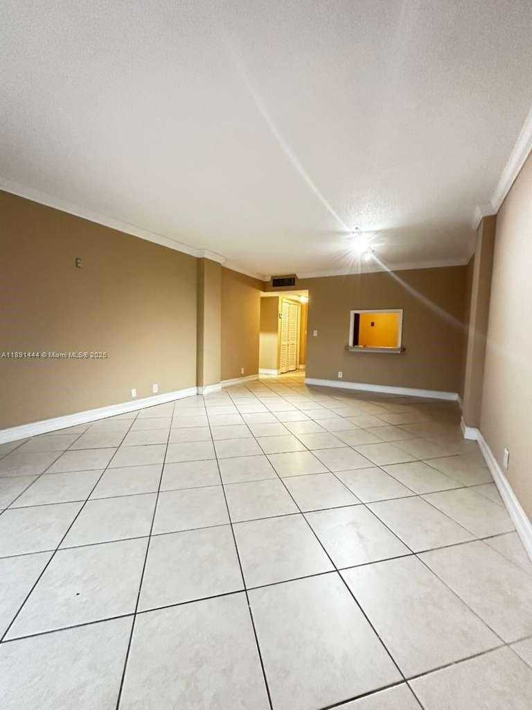 Small Image of 1455 NORTH TREASURE DR #2N, North Bay Village Number 3