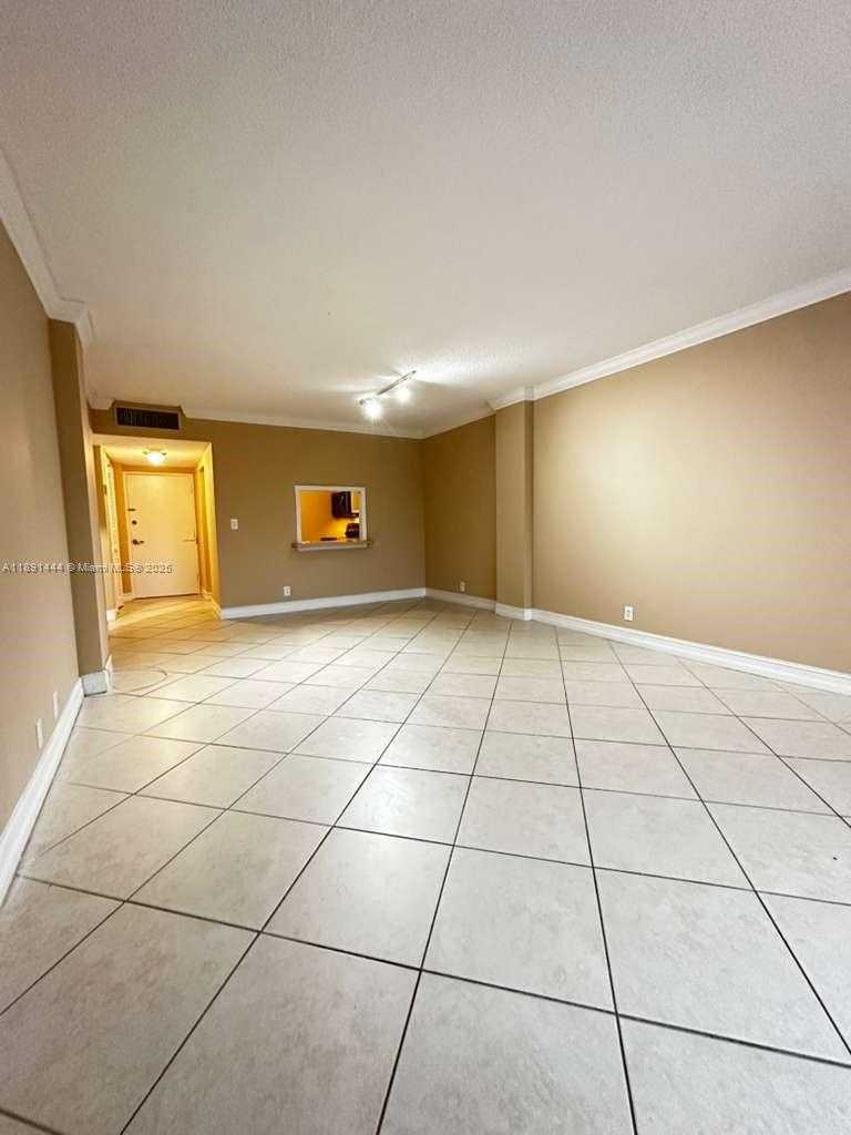 Small Image of 1455 NORTH TREASURE DR #2N, North Bay Village Number 4
