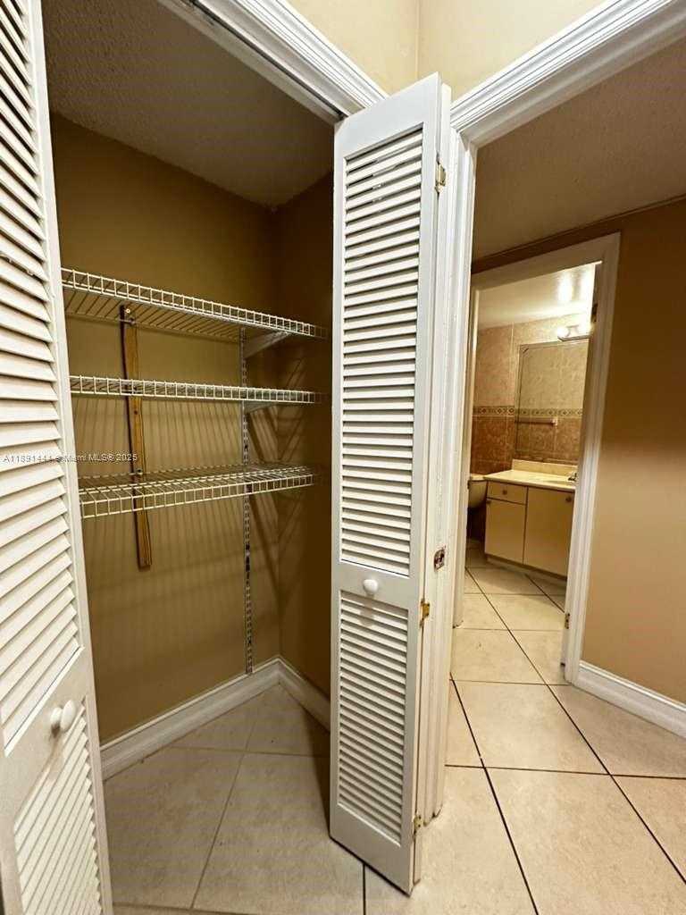 Small Image of 1455 NORTH TREASURE DR #2N, North Bay Village Number 6