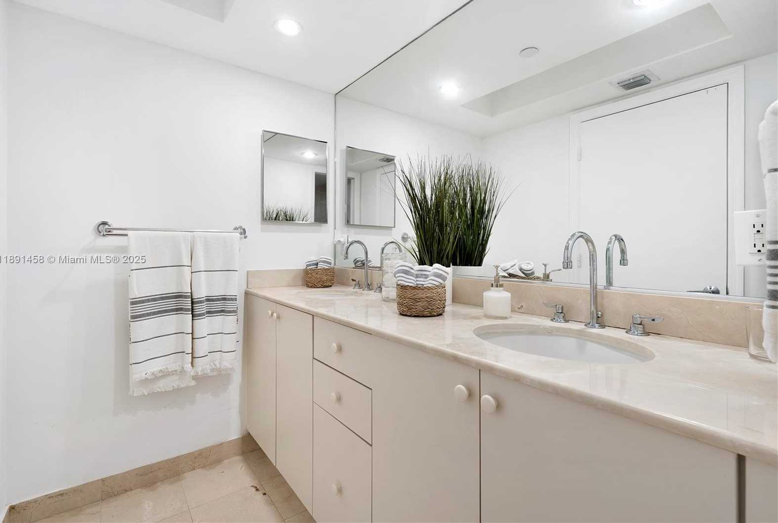 Small Image of 6917 COLLINS AVE #508, Miami Beach Number 12