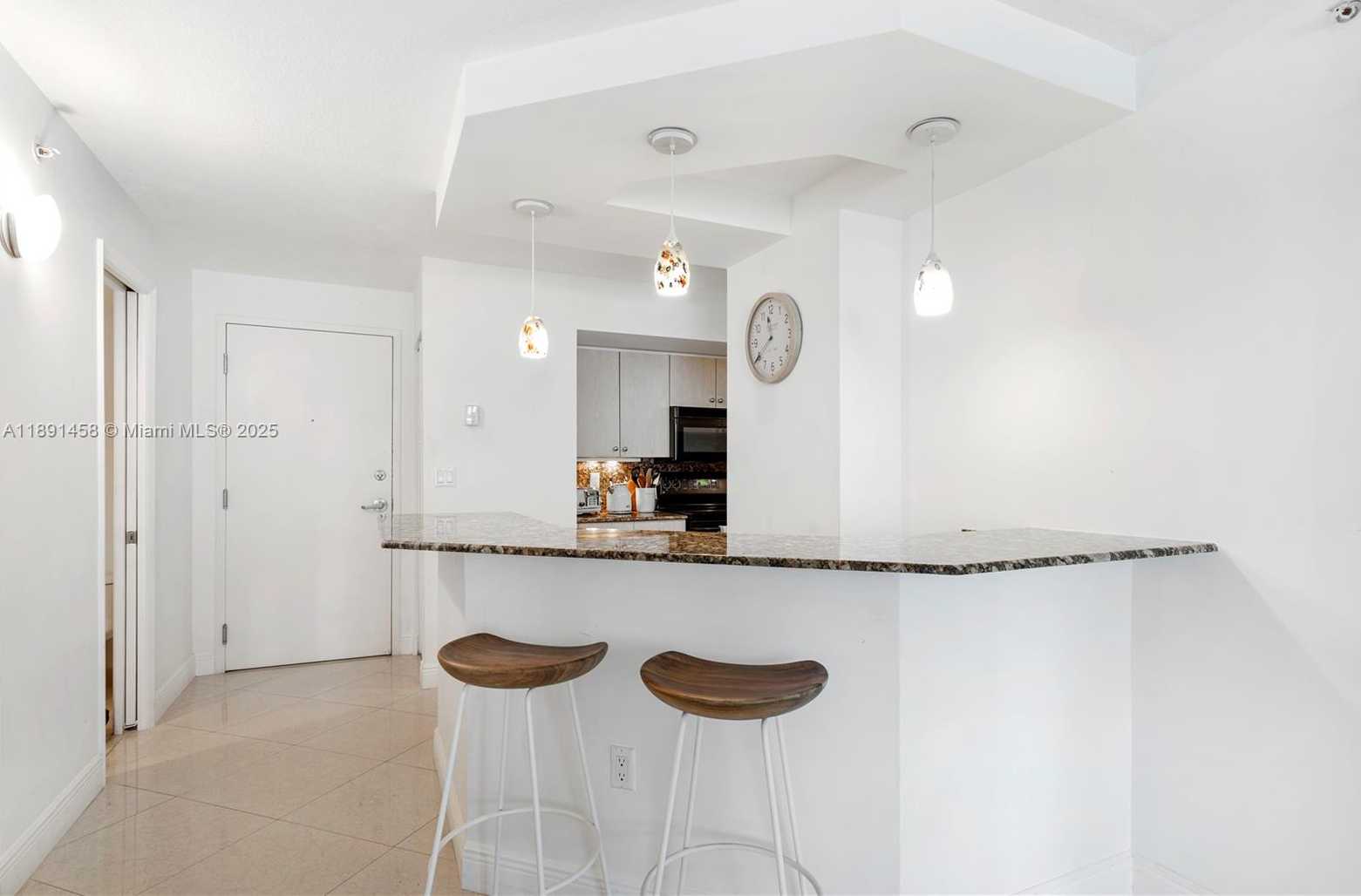 Small Image of 6917 COLLINS AVE #508, Miami Beach Number 5