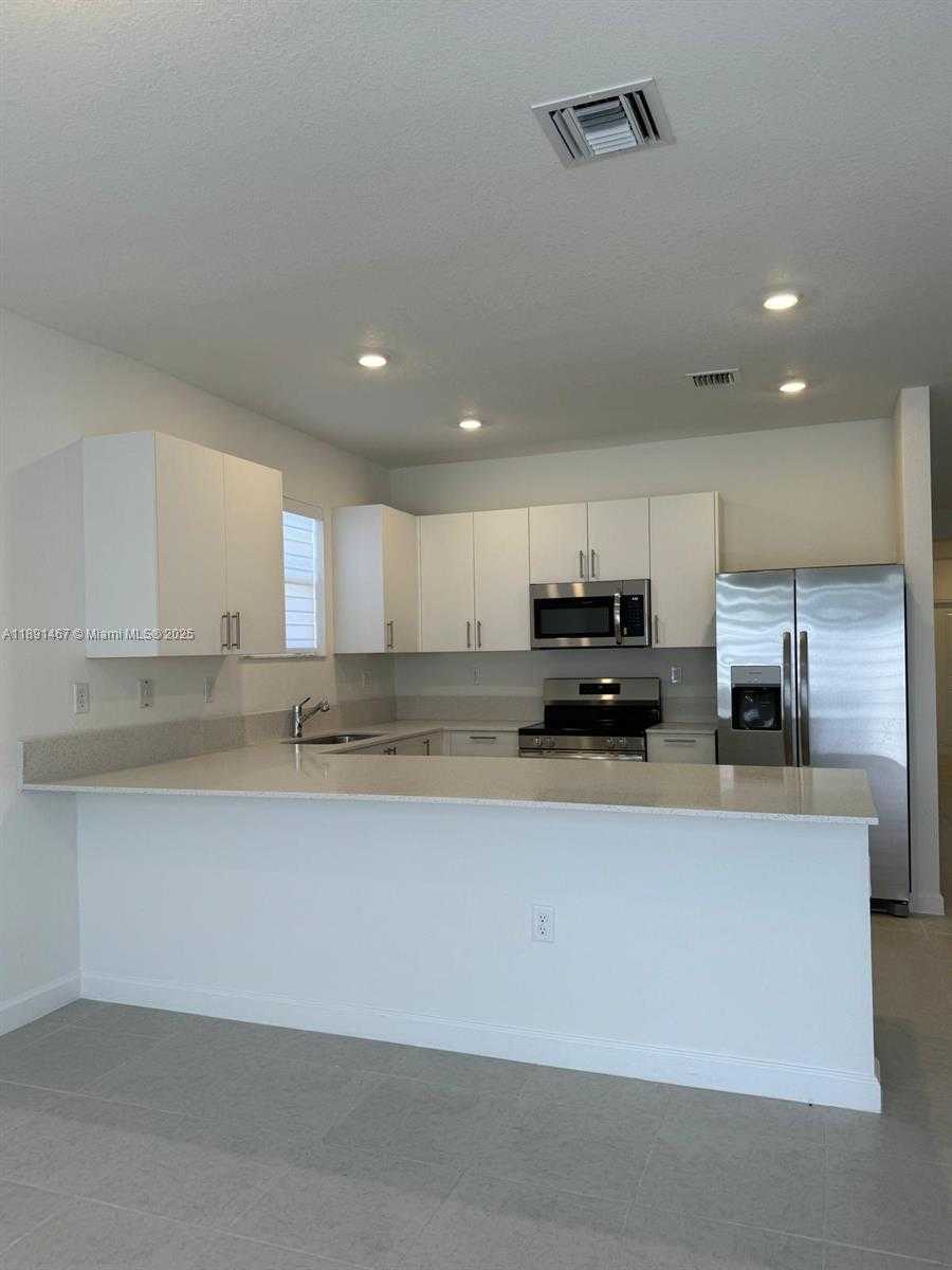 Small Image of 16124 SOUTH WEST 148TH PL #16124, Miami Number 17