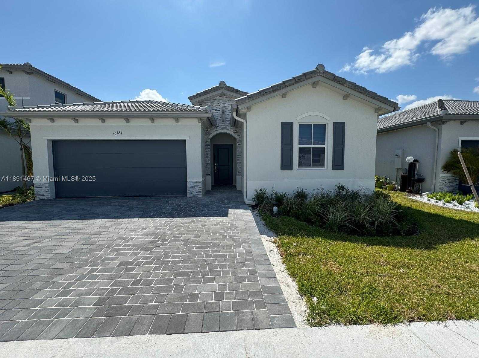 Small Image of 16124 SOUTH WEST 148TH PL #16124, Miami Number 2
