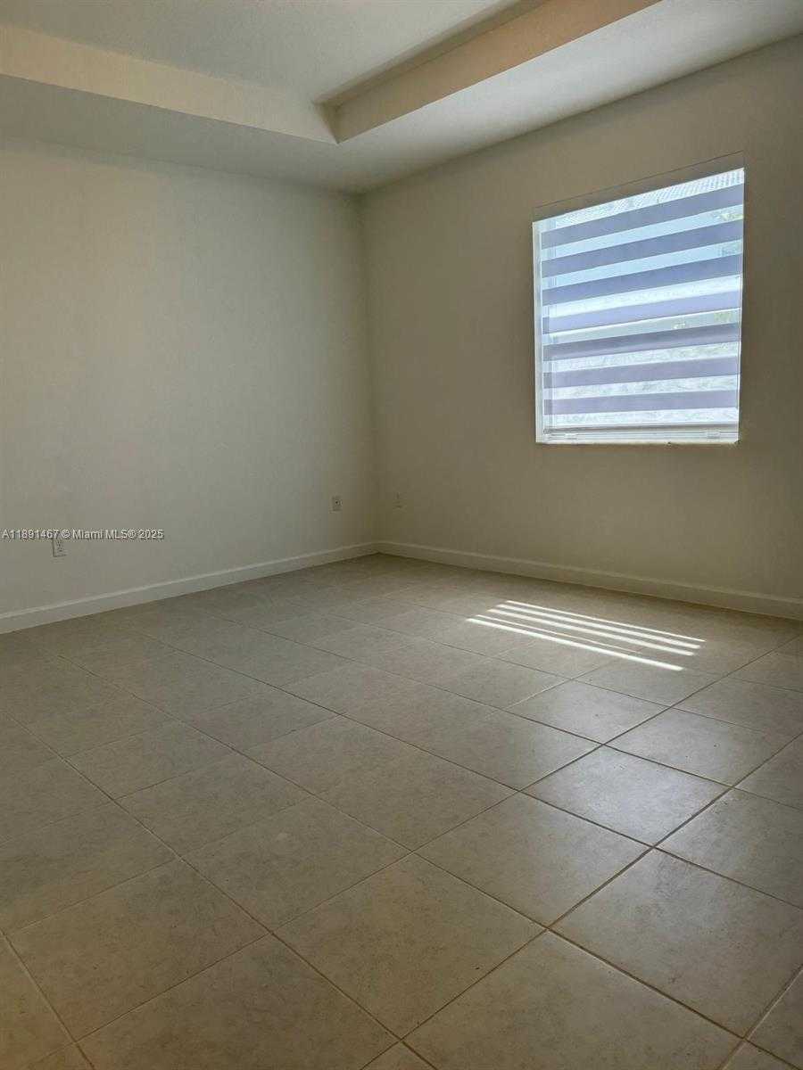 Small Image of 16124 SOUTH WEST 148TH PL #16124, Miami Number 21