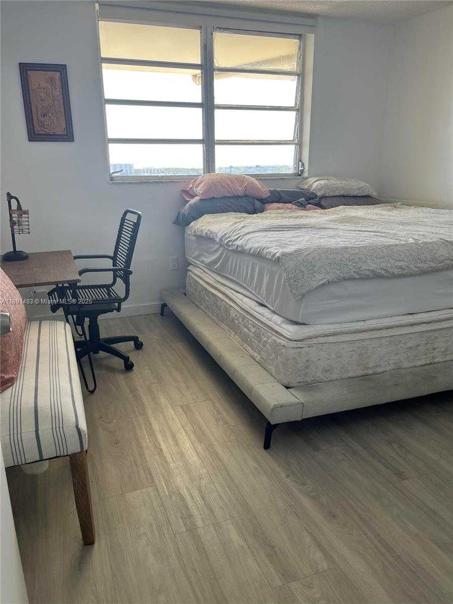 Small Image of 2910 POINT EAST DR #M601, Aventura Number 16