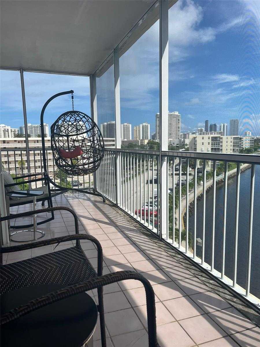 Small Image of 2910 POINT EAST DR #M601, Aventura Number 2