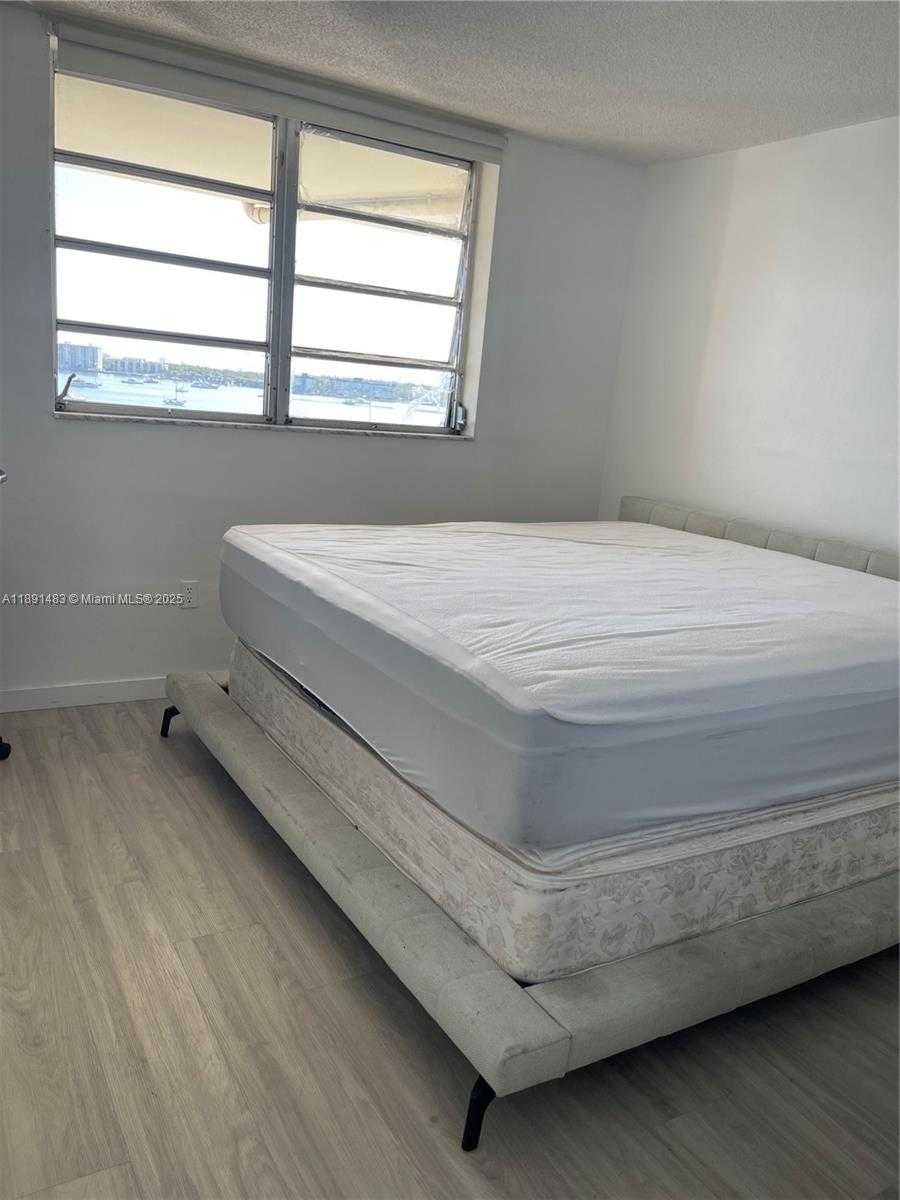 Small Image of 2910 POINT EAST DR #M601, Aventura Number 30