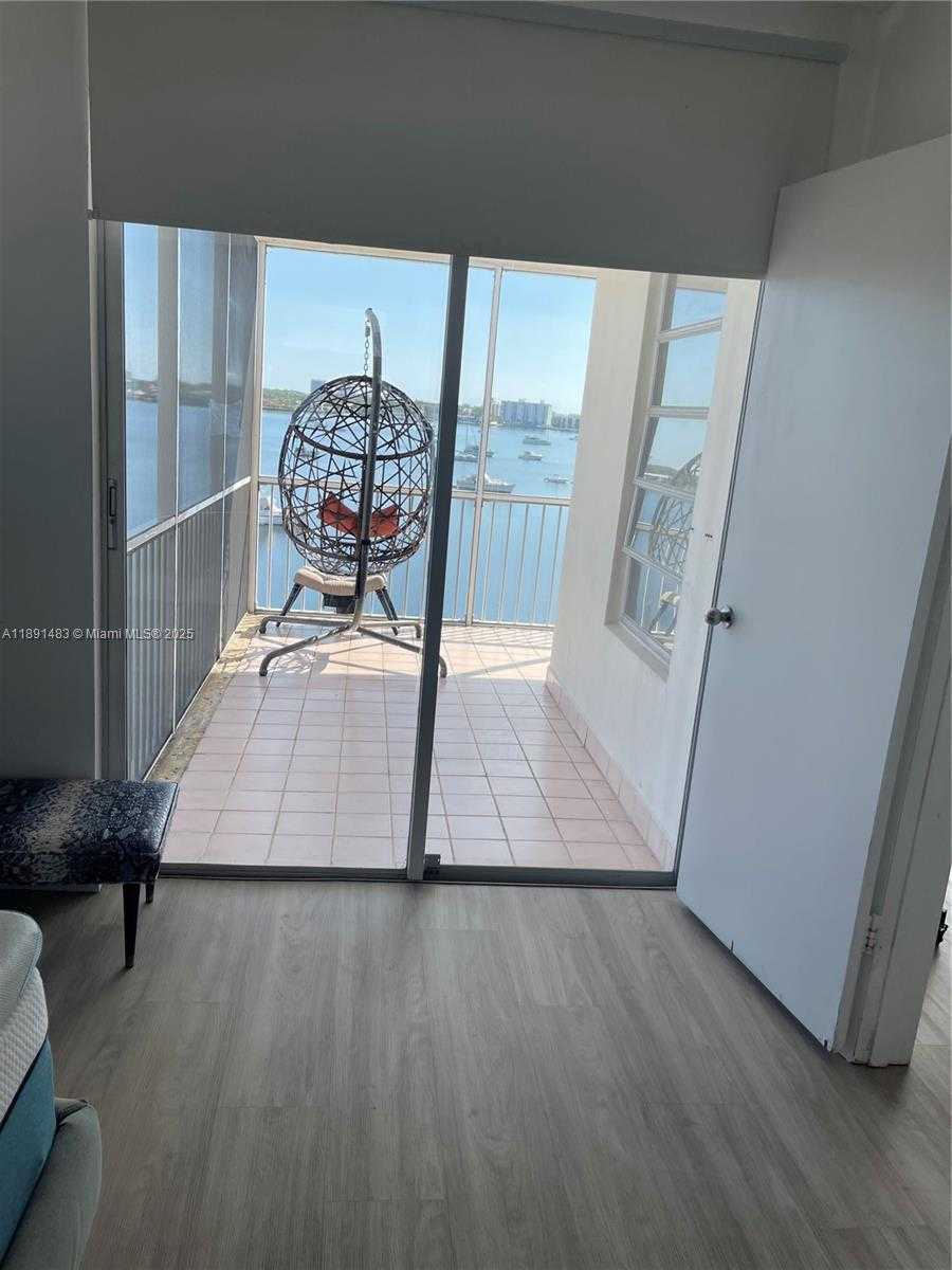 Small Image of 2910 POINT EAST DR #M601, Aventura Number 32