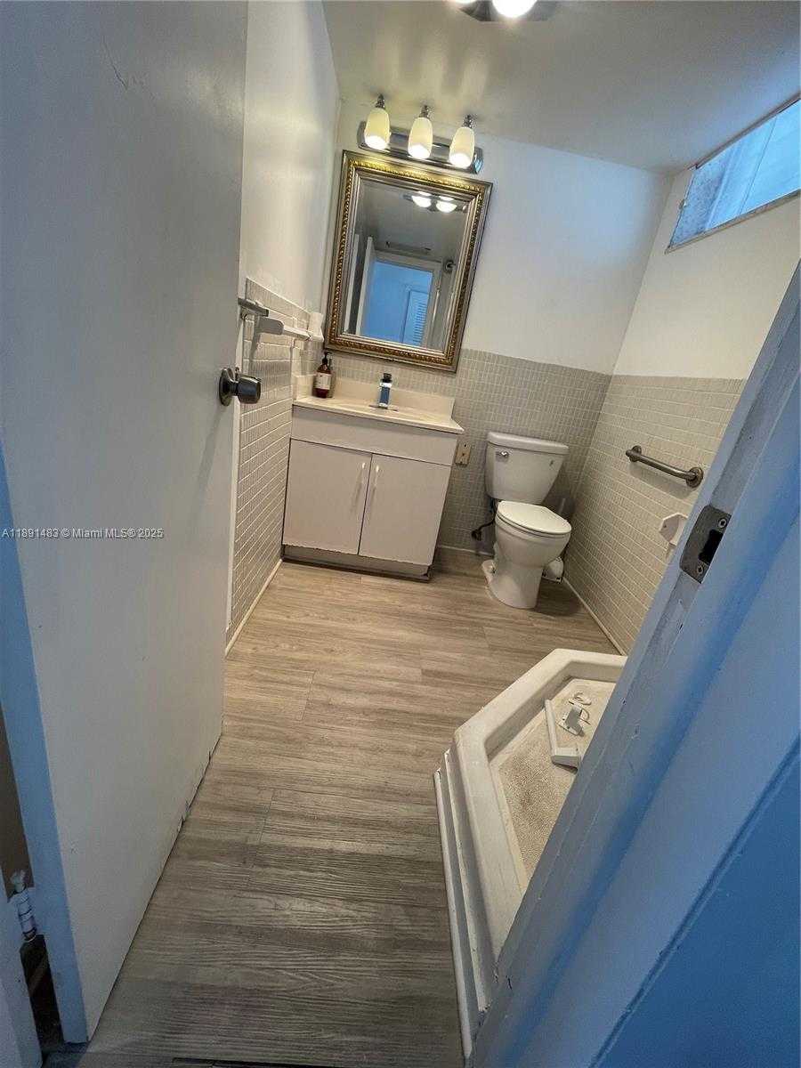 Small Image of 2910 POINT EAST DR #M601, Aventura Number 35