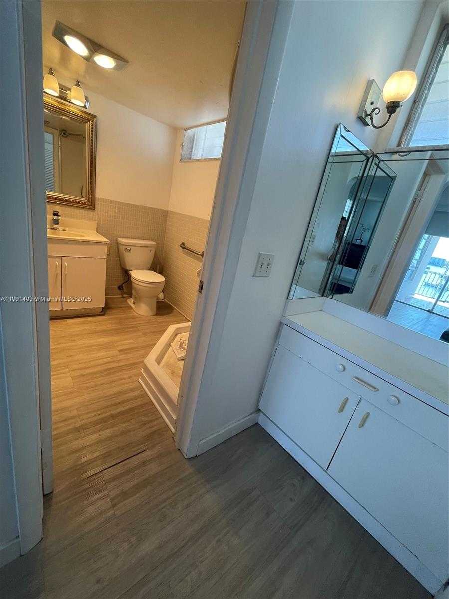 Small Image of 2910 POINT EAST DR #M601, Aventura Number 36