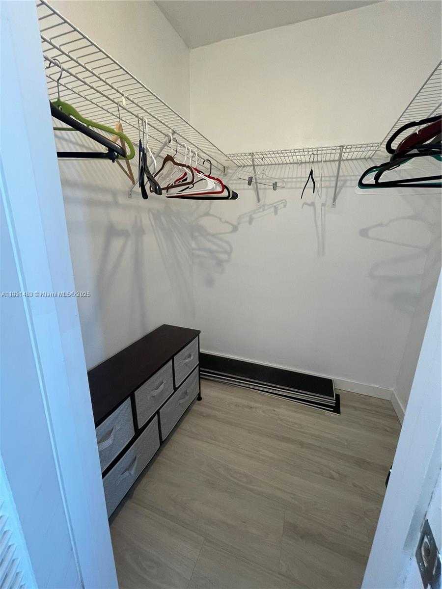 Small Image of 2910 POINT EAST DR #M601, Aventura Number 37