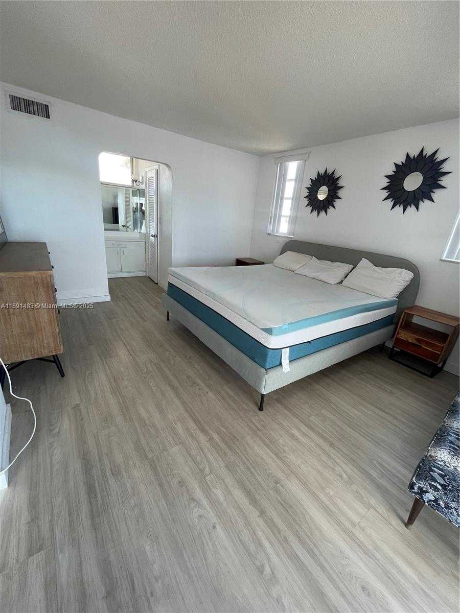 Small Image of 2910 POINT EAST DR #M601, Aventura Number 40