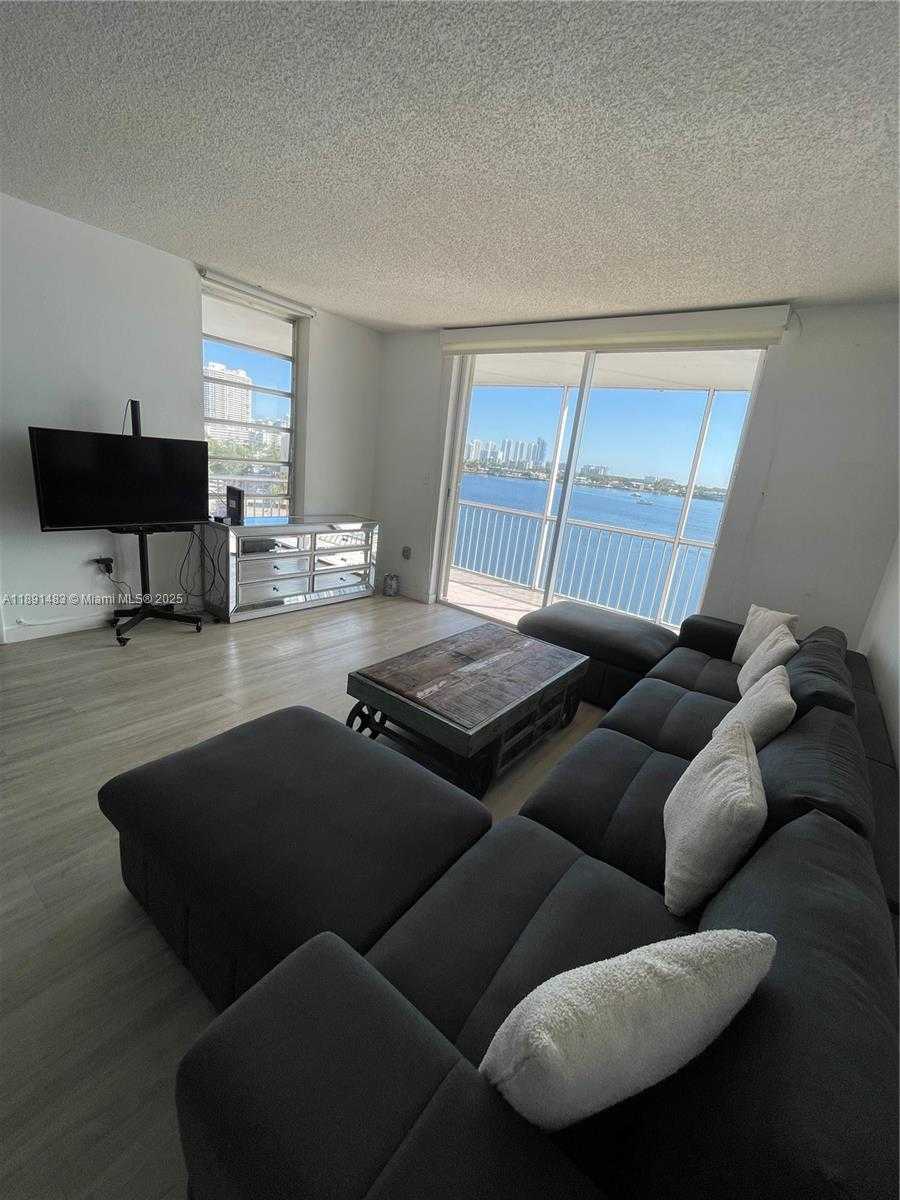 Small Image of 2910 POINT EAST DR #M601, Aventura Number 44