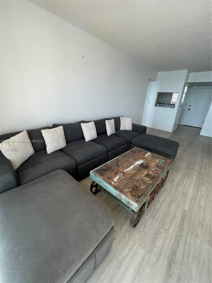 Small Image of 2910 POINT EAST DR #M601, Aventura Number 48