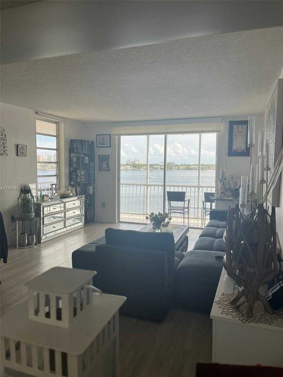 Small Image of 2910 POINT EAST DR #M601, Aventura Number 5