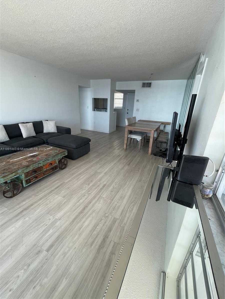 Small Image of 2910 POINT EAST DR #M601, Aventura Number 51