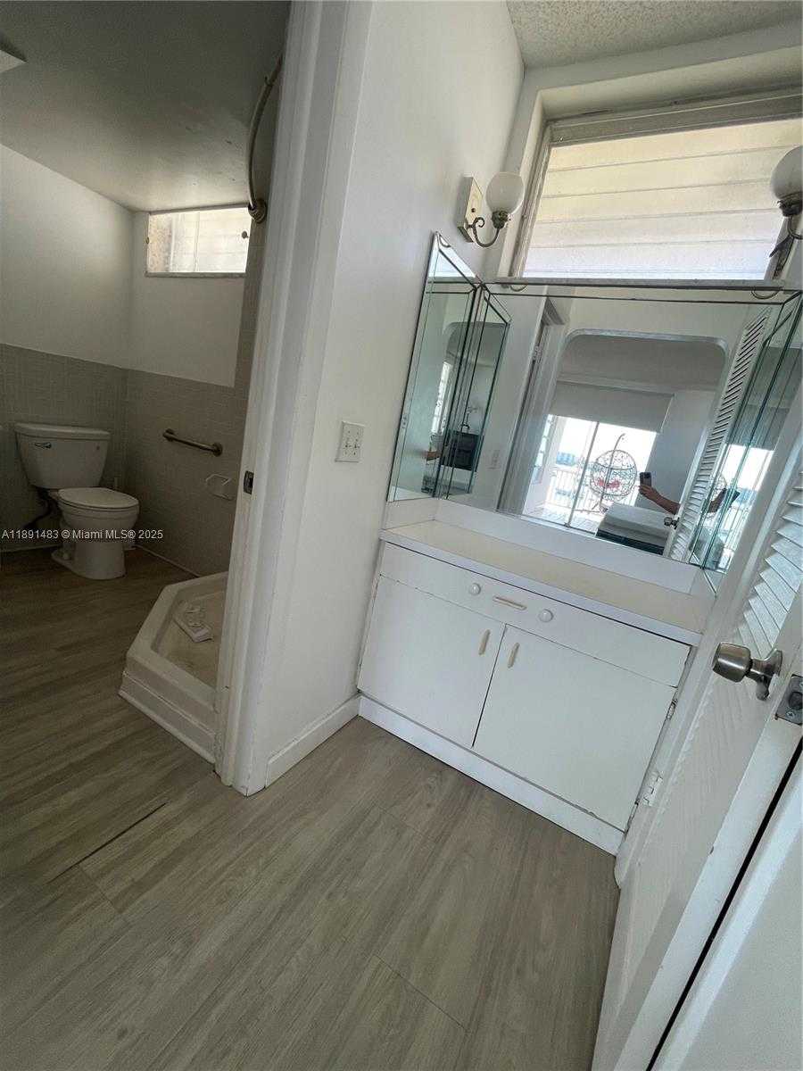 Small Image of 2910 POINT EAST DR #M601, Aventura Number 58