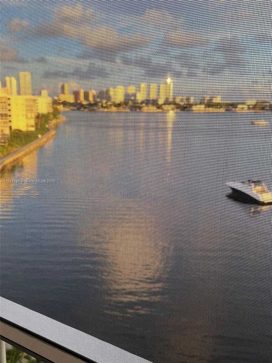 Small Image of 2910 POINT EAST DR #M601, Aventura Number 7