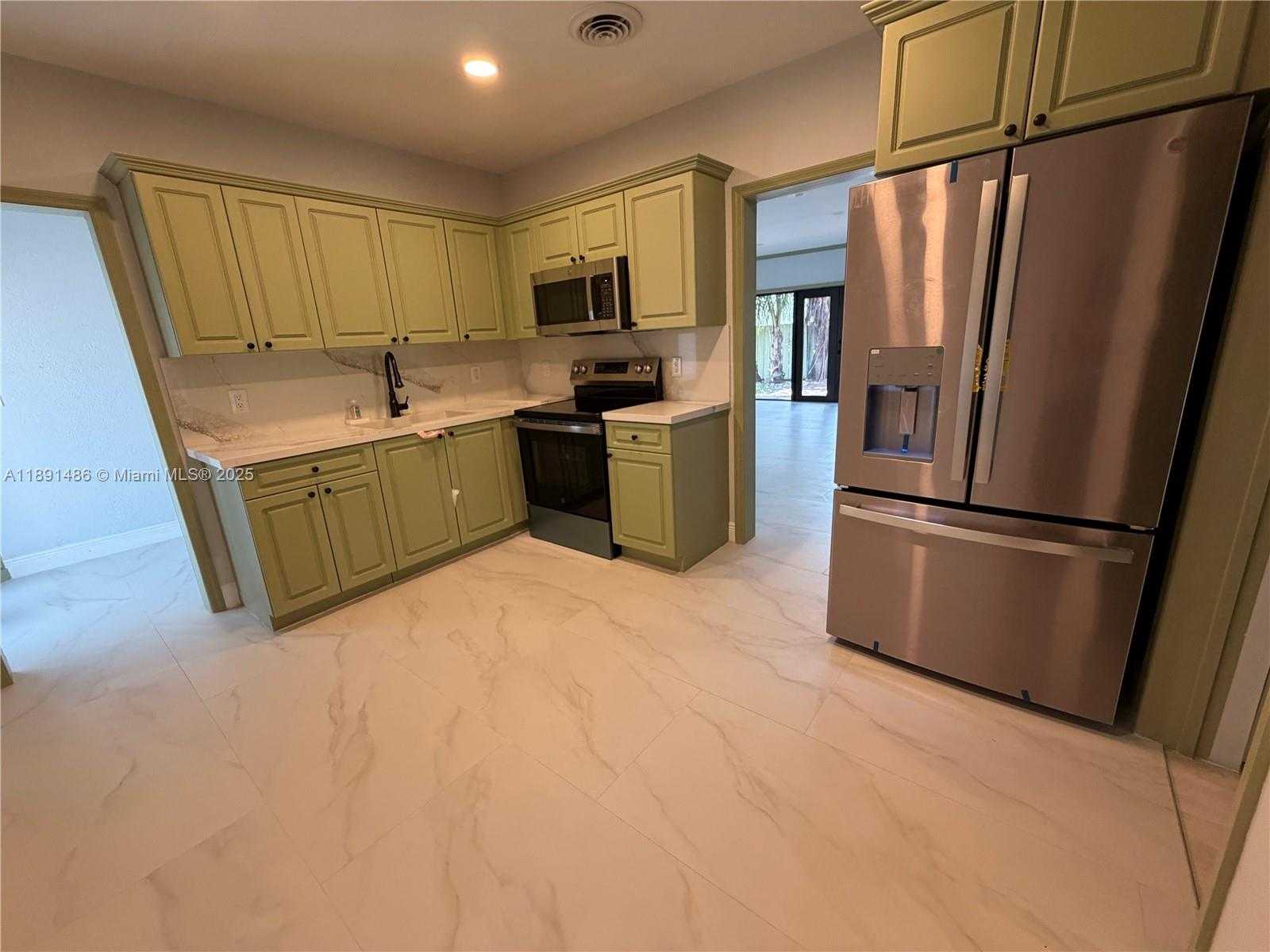 Small Image of 2120 SOUTH WEST 84TH AVE, Miami Number 10