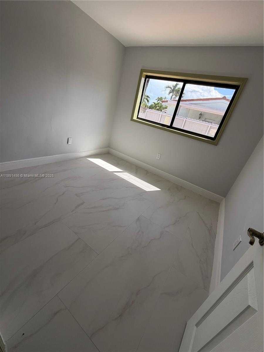Small Image of 2120 SOUTH WEST 84TH AVE, Miami Number 26