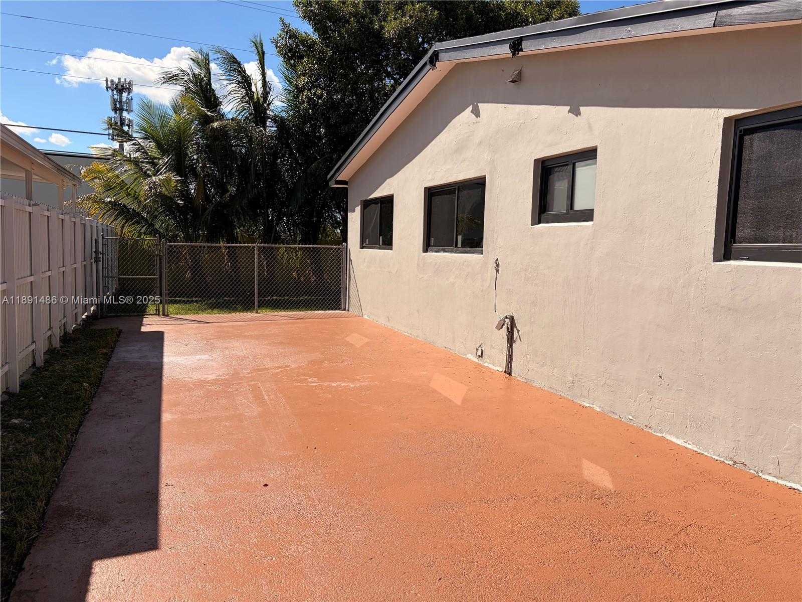 Small Image of 2120 SOUTH WEST 84TH AVE, Miami Number 4