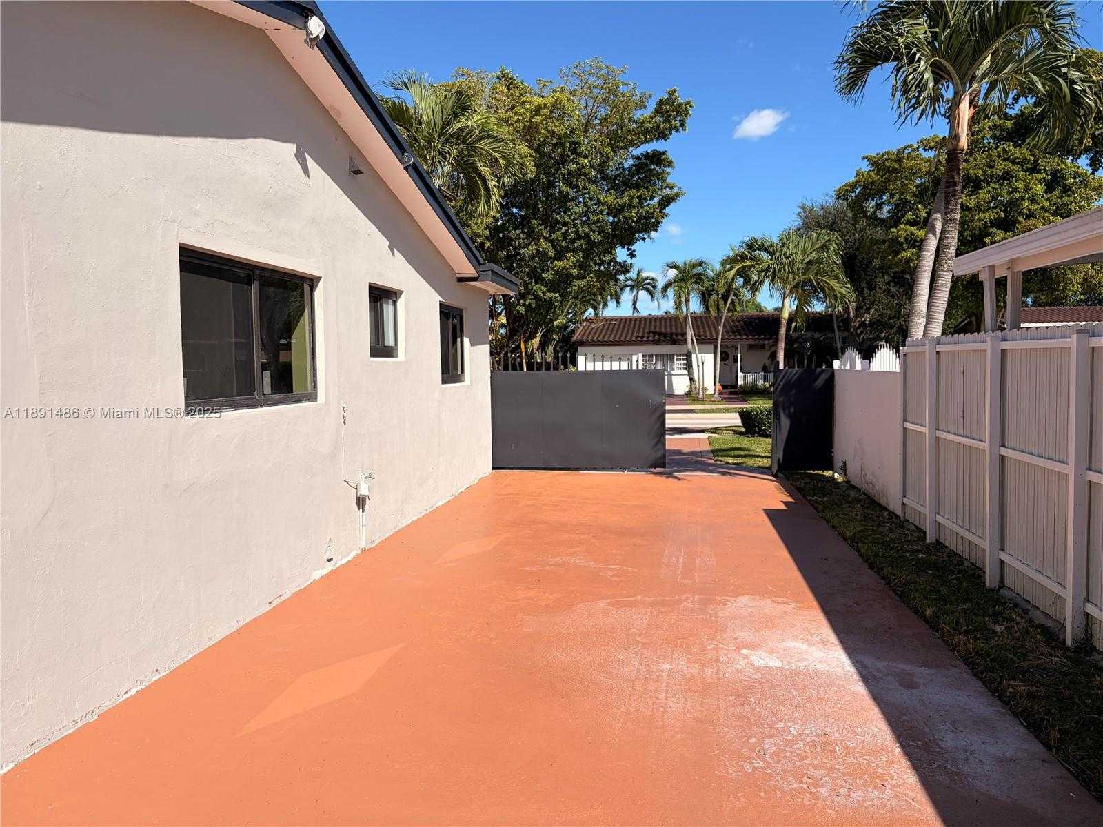 Small Image of 2120 SOUTH WEST 84TH AVE, Miami Number 5
