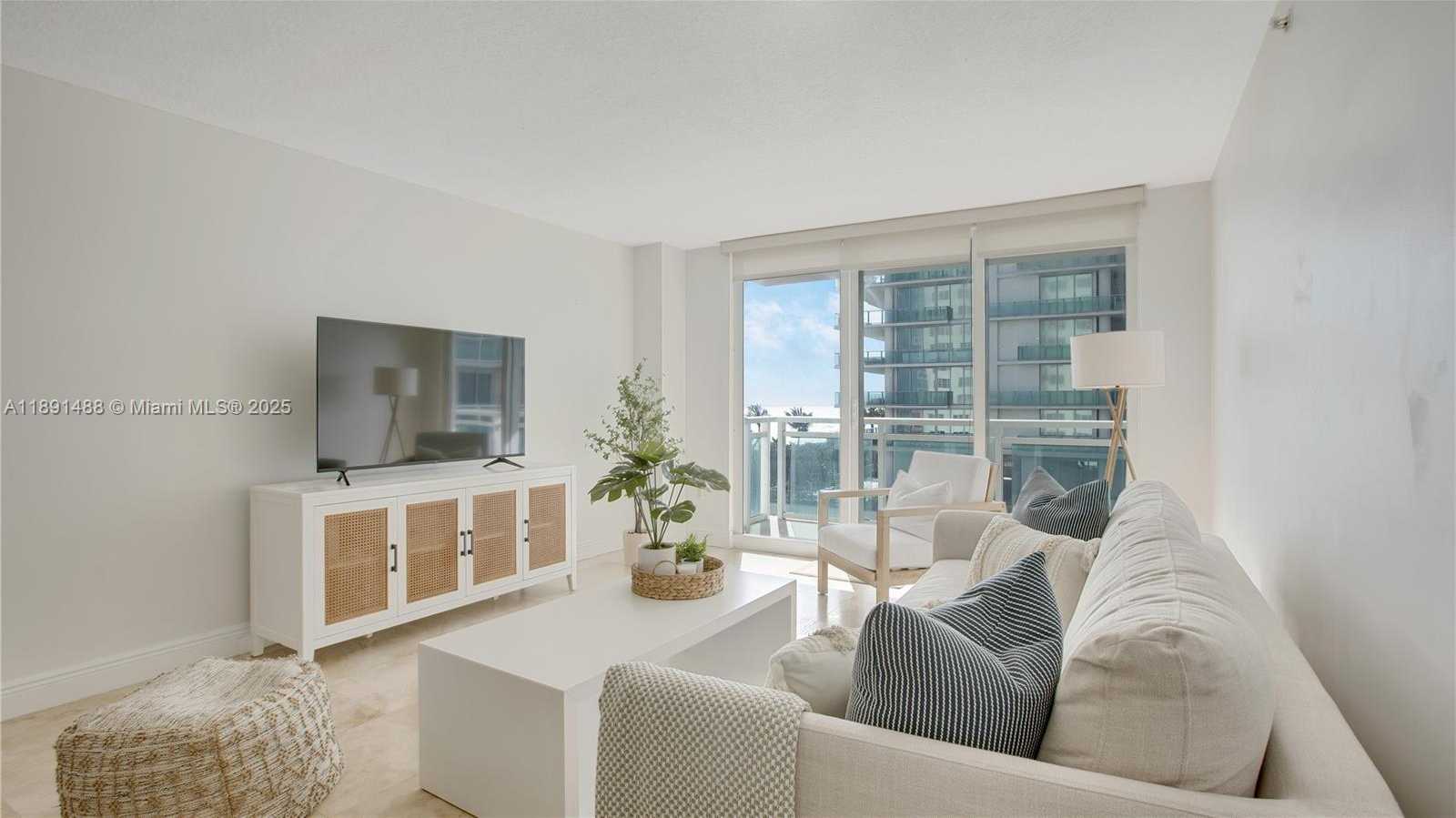 Small Image of 6917 COLLINS AVE #705, Miami Beach Number 3