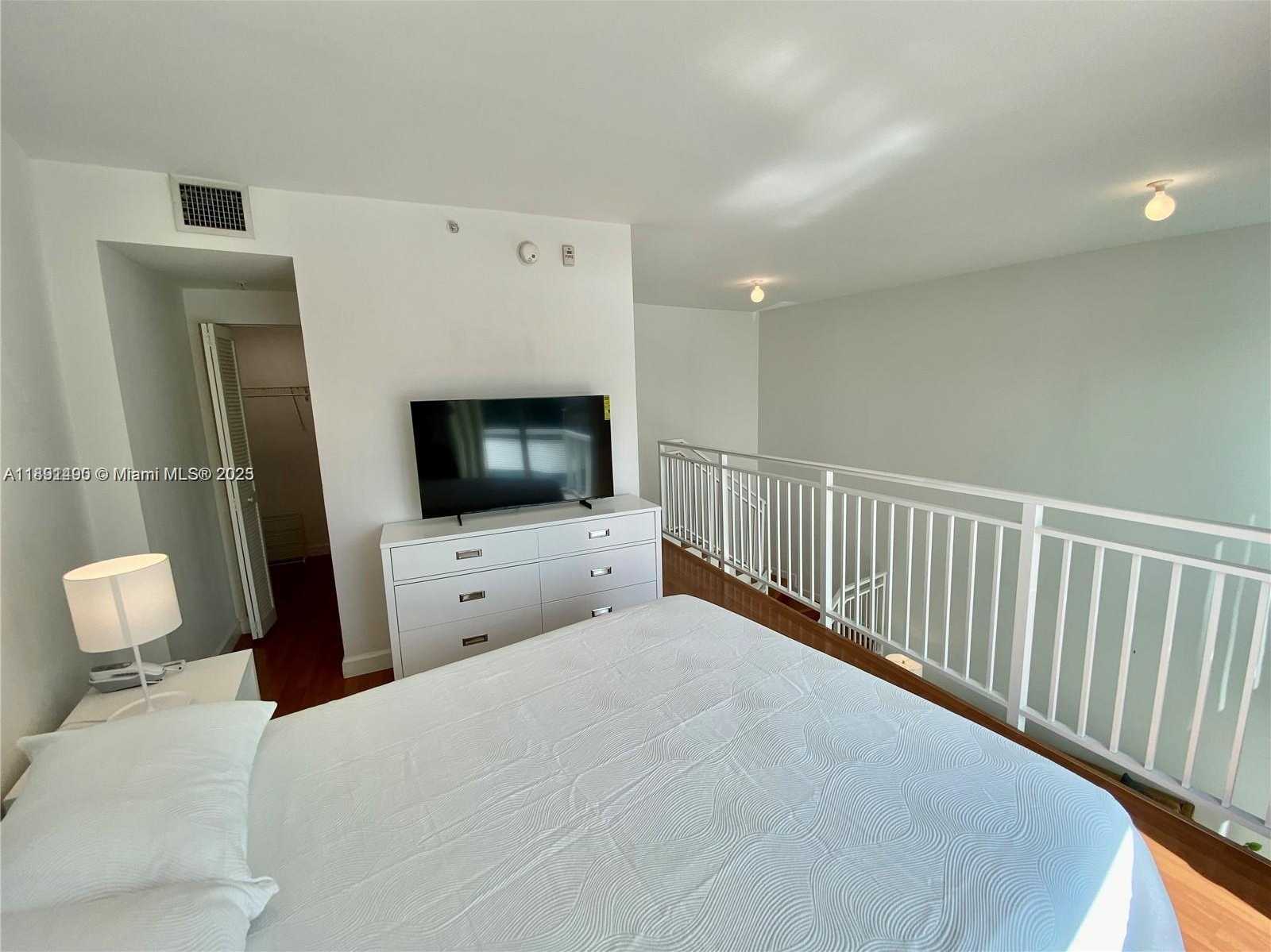Small Image of 1650 BRICKELL AVE #203, Miami Number 11