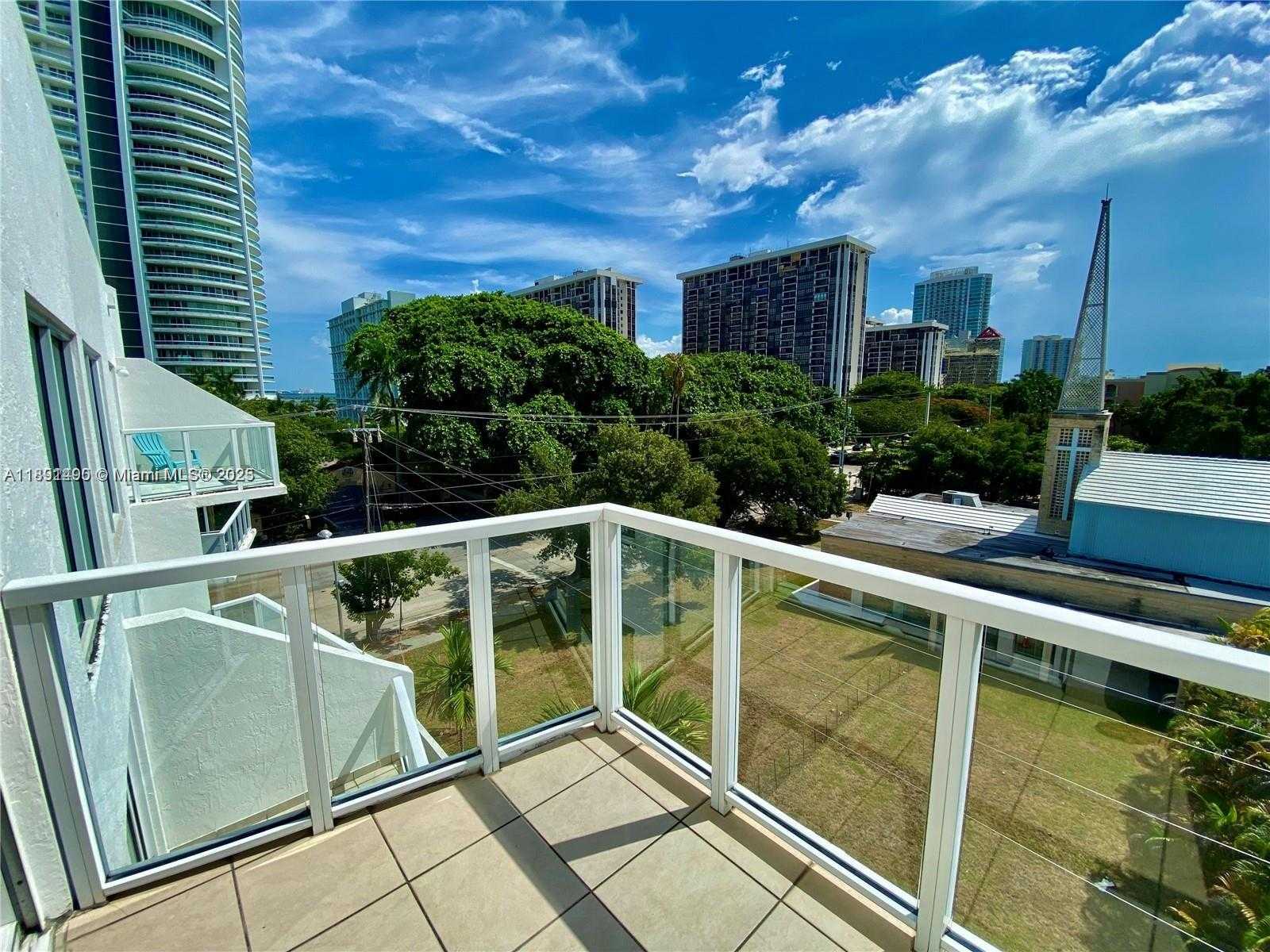 Small Image of 1650 BRICKELL AVE #203, Miami Number 15