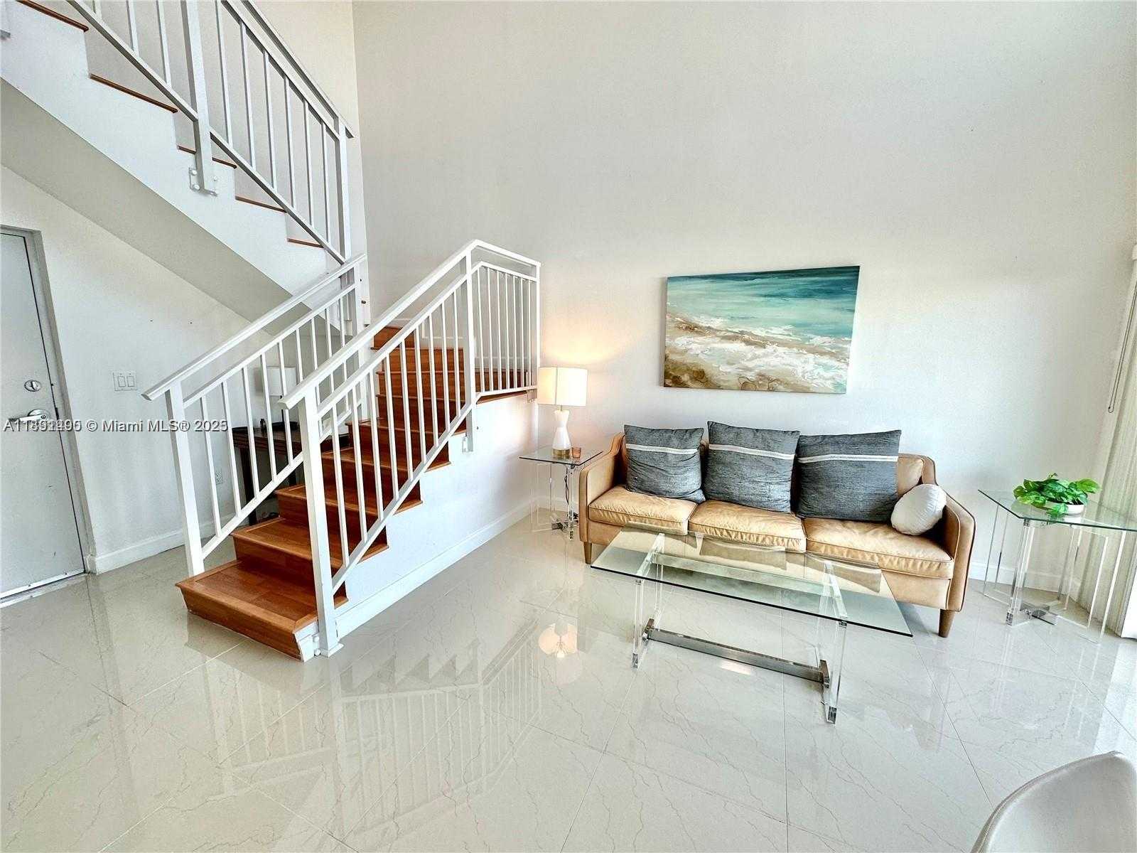 Small Image of 1650 BRICKELL AVE #203, Miami Number 6
