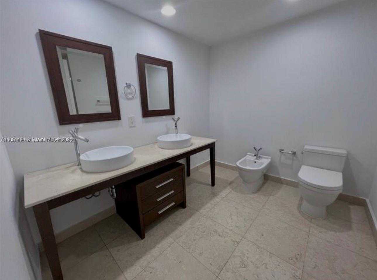 Small Image of 495 BRICKELL AVE #3706, Miami Number 32