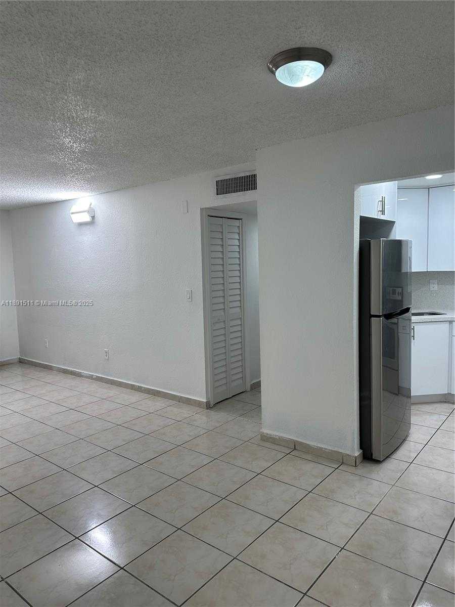 Small Image of 606 WEST 81ST ST #331, Hialeah Number 17