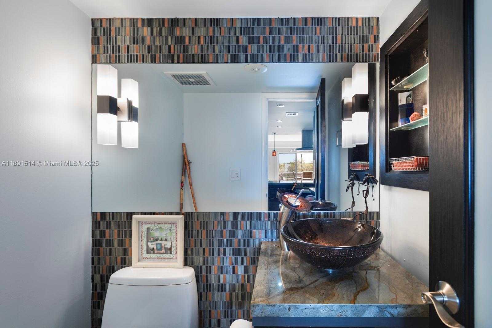 Small Image of 2977 MCFARLANE RD #PH2, Miami Number 15