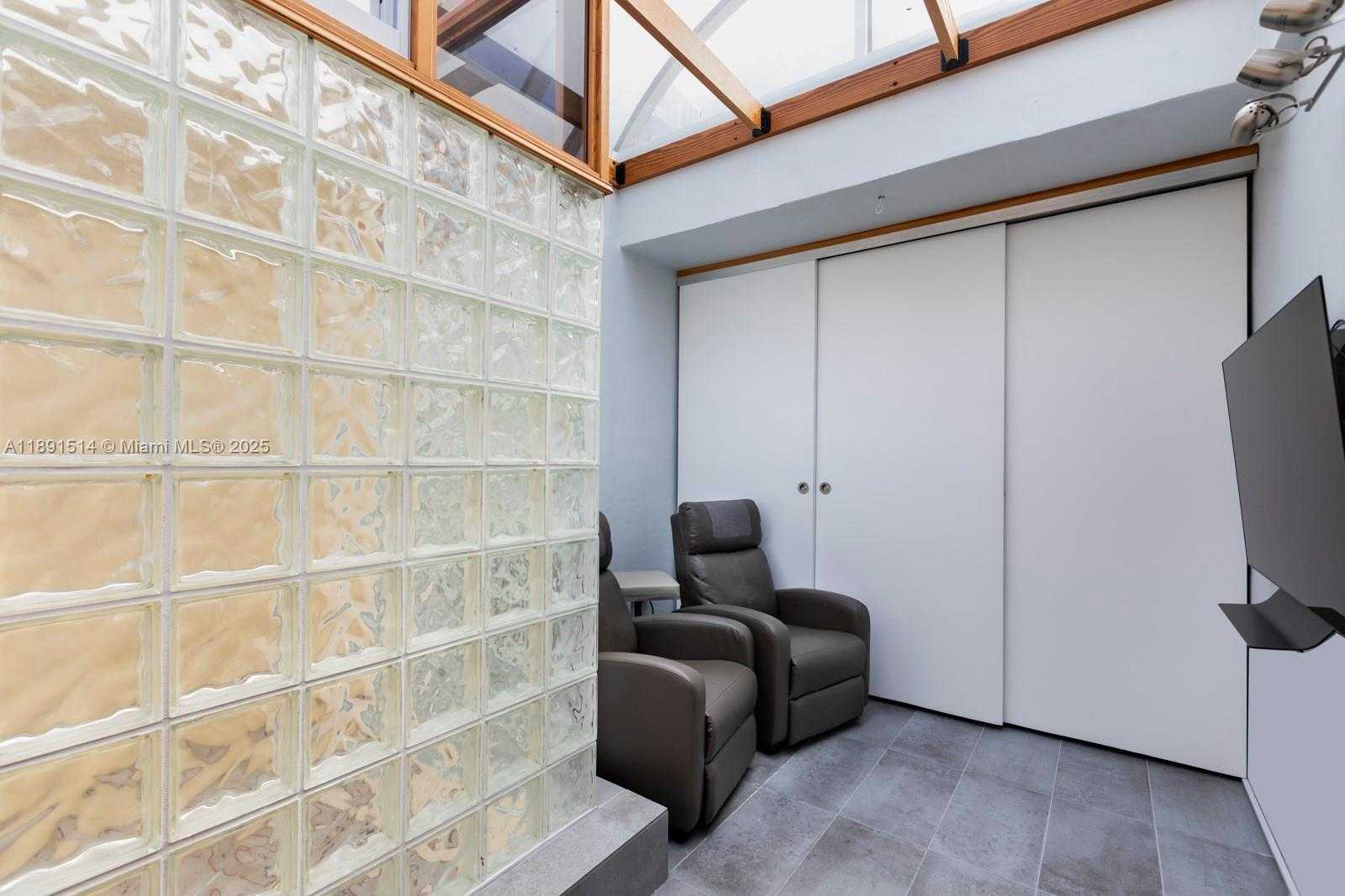 Small Image of 2977 MCFARLANE RD #PH2, Miami Number 18