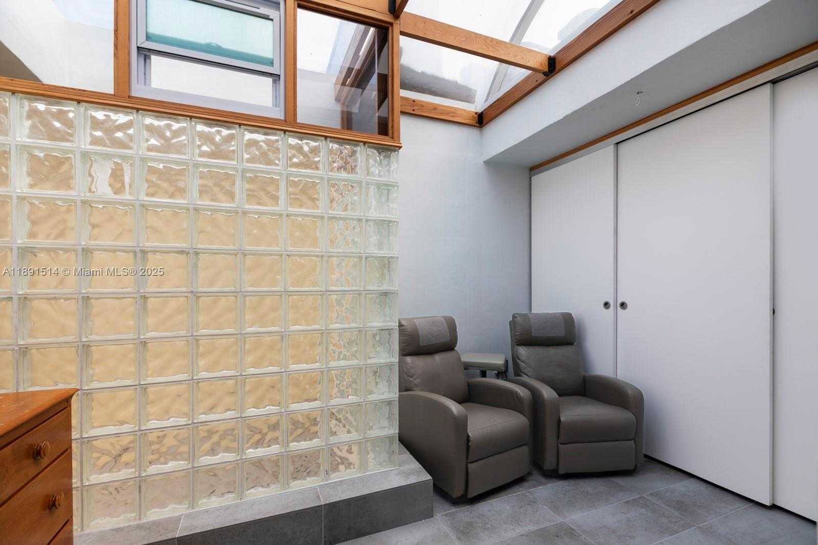 Small Image of 2977 MCFARLANE RD #PH2, Miami Number 19