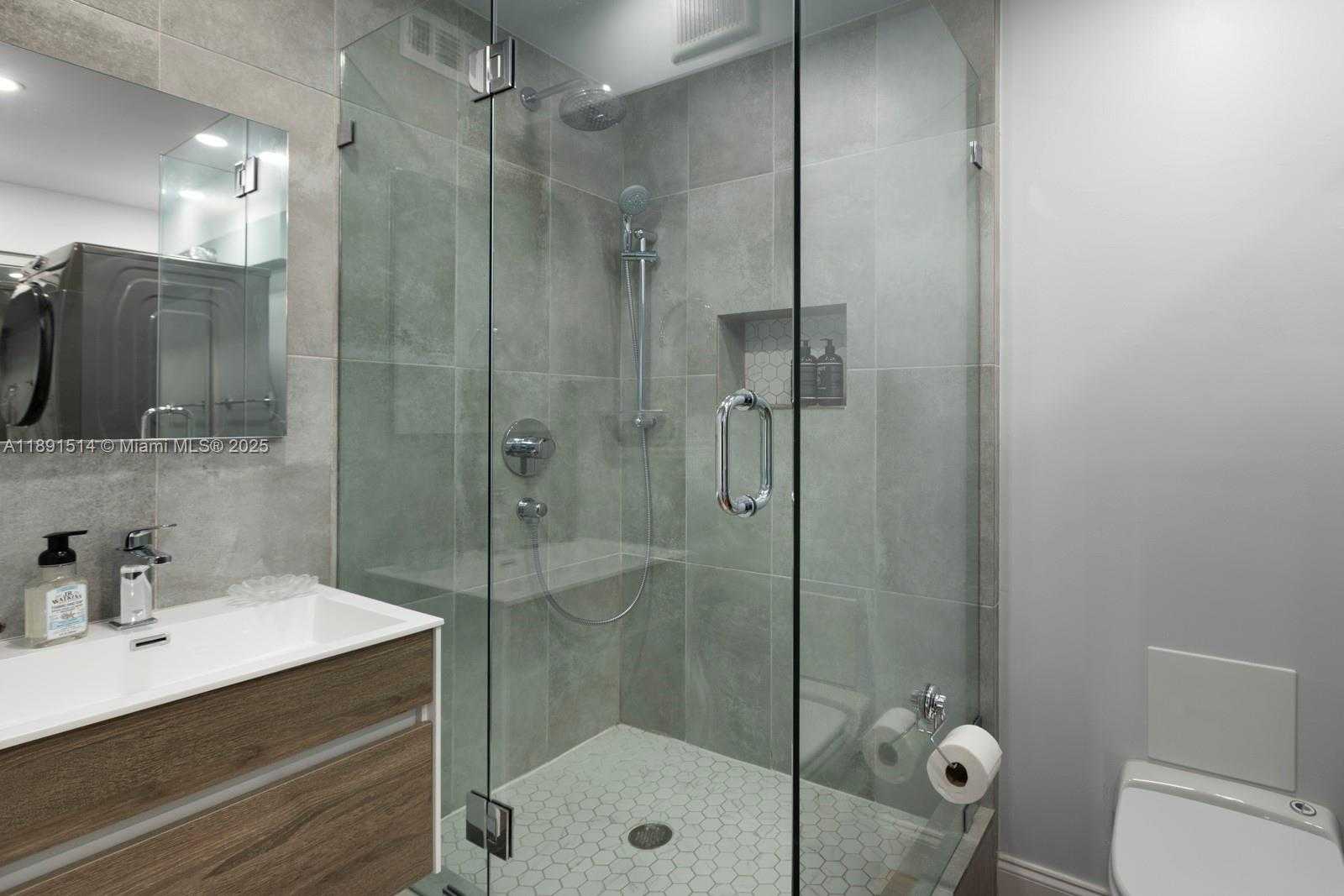Small Image of 2977 MCFARLANE RD #PH2, Miami Number 22