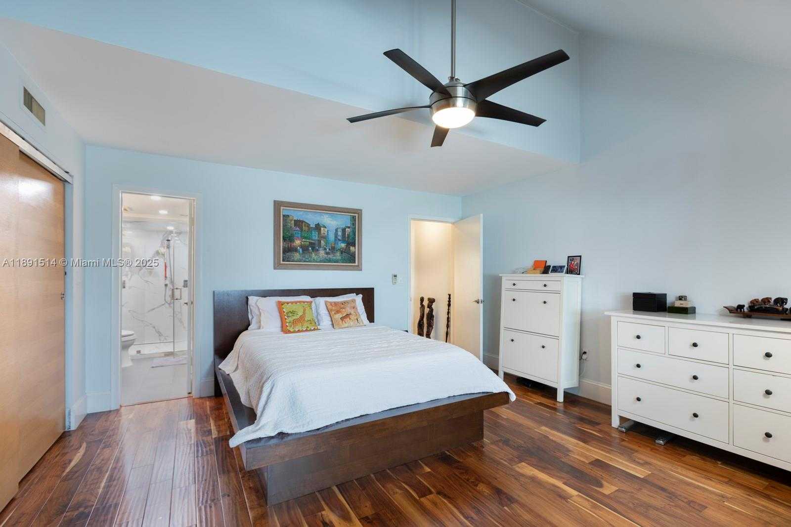 Small Image of 2977 MCFARLANE RD #PH2, Miami Number 5