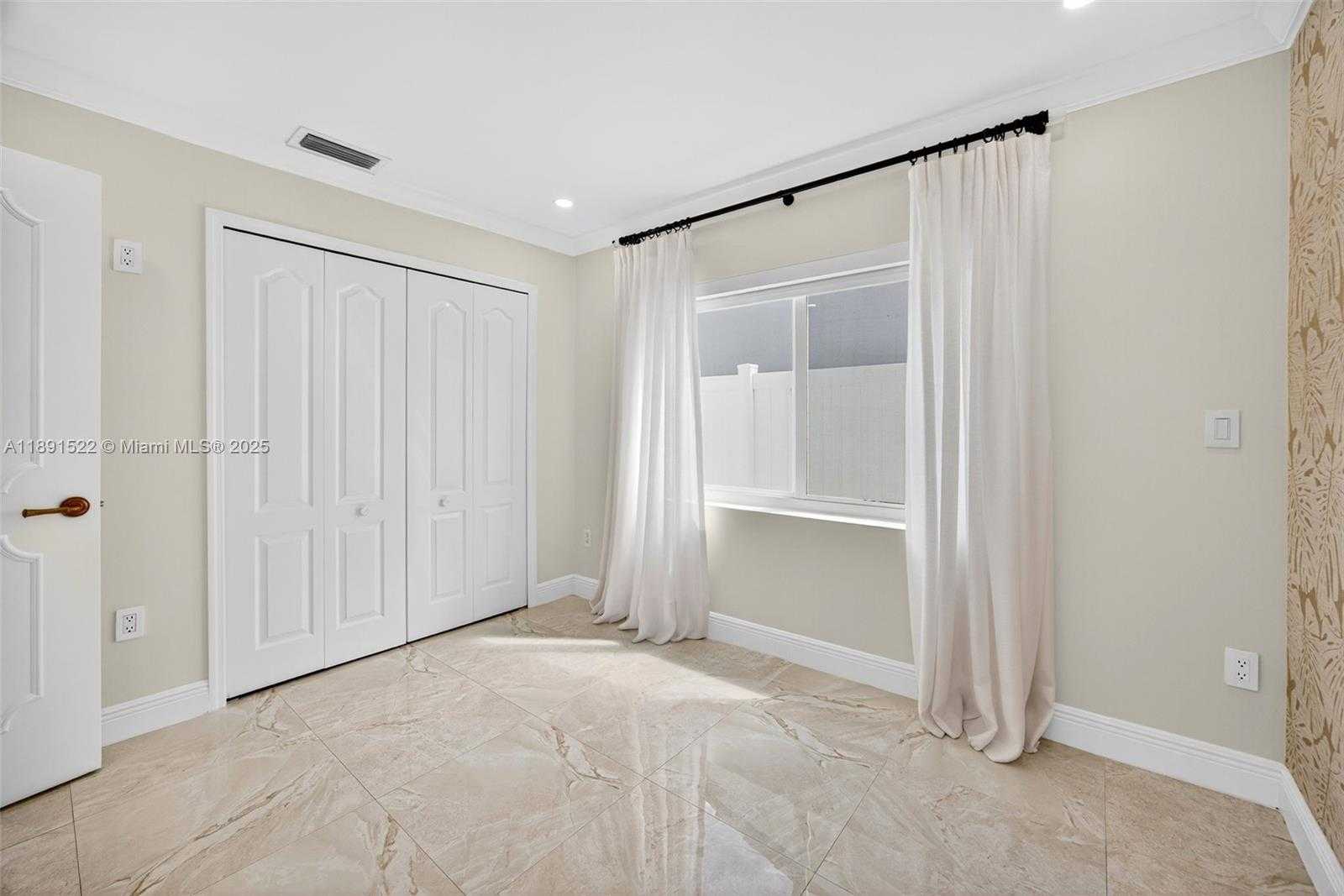 Small Image of 13280 SOUTH WEST 39TH TER, Miami Number 24