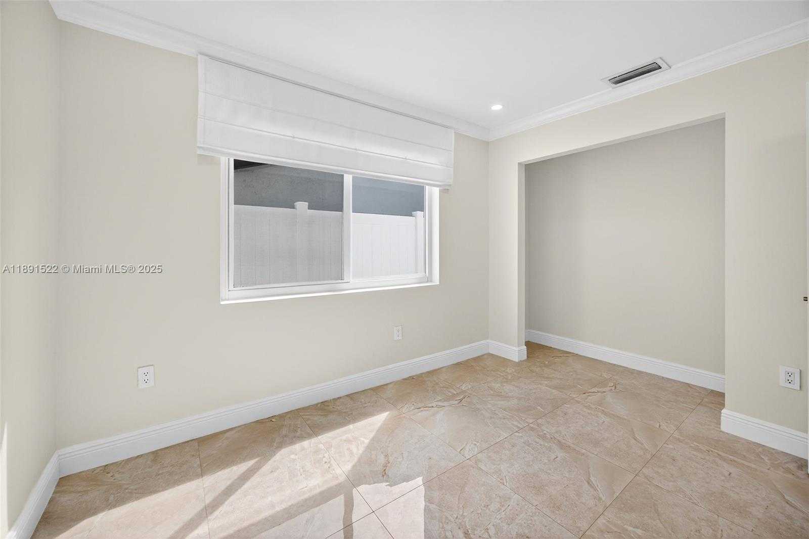 Small Image of 13280 SOUTH WEST 39TH TER, Miami Number 27