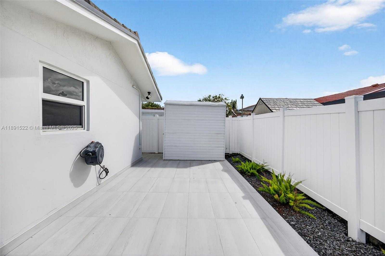 Small Image of 13280 SOUTH WEST 39TH TER, Miami Number 41