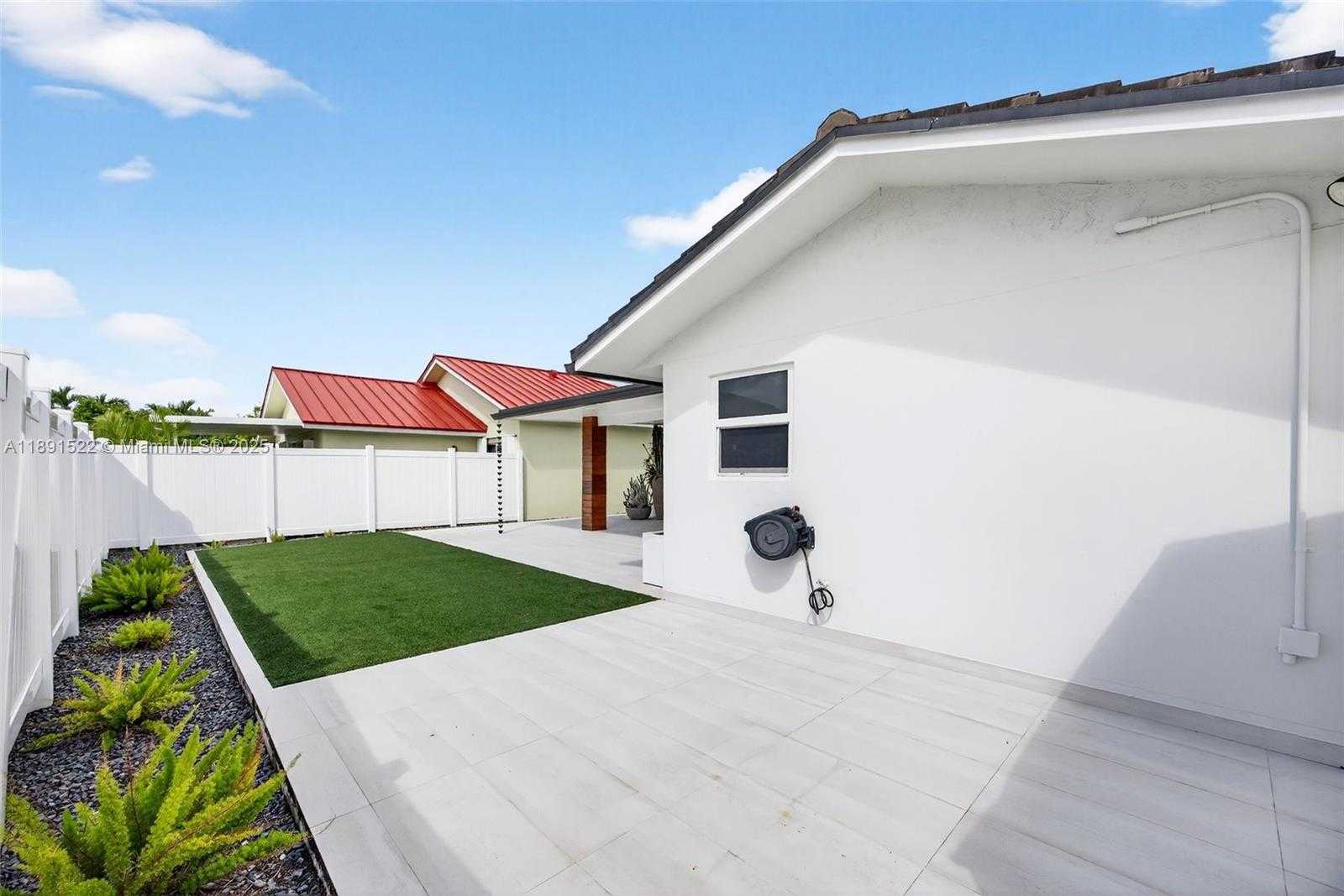 Small Image of 13280 SOUTH WEST 39TH TER, Miami Number 42