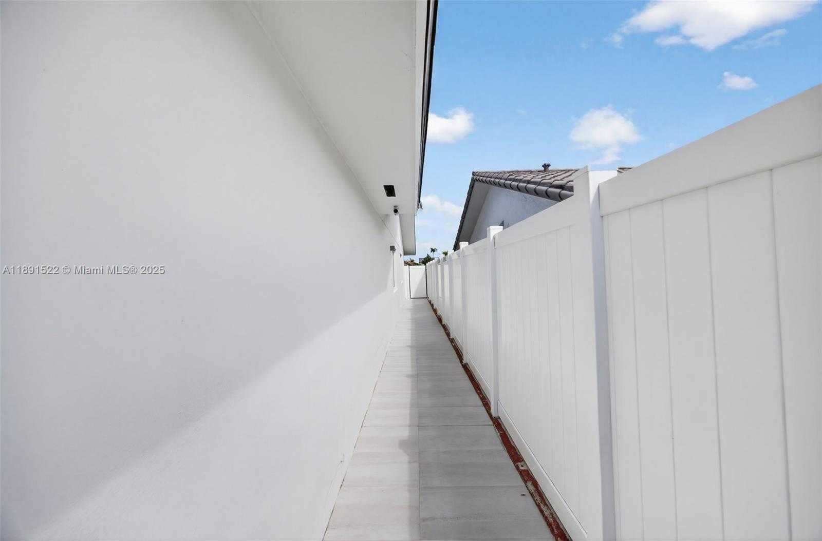 Small Image of 13280 SOUTH WEST 39TH TER, Miami Number 43