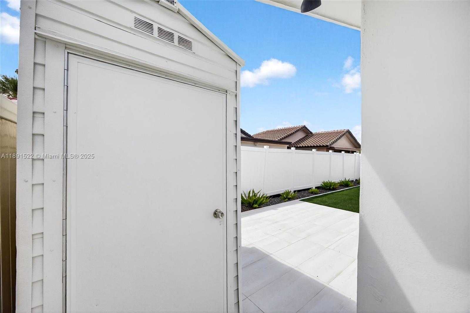 Small Image of 13280 SOUTH WEST 39TH TER, Miami Number 44