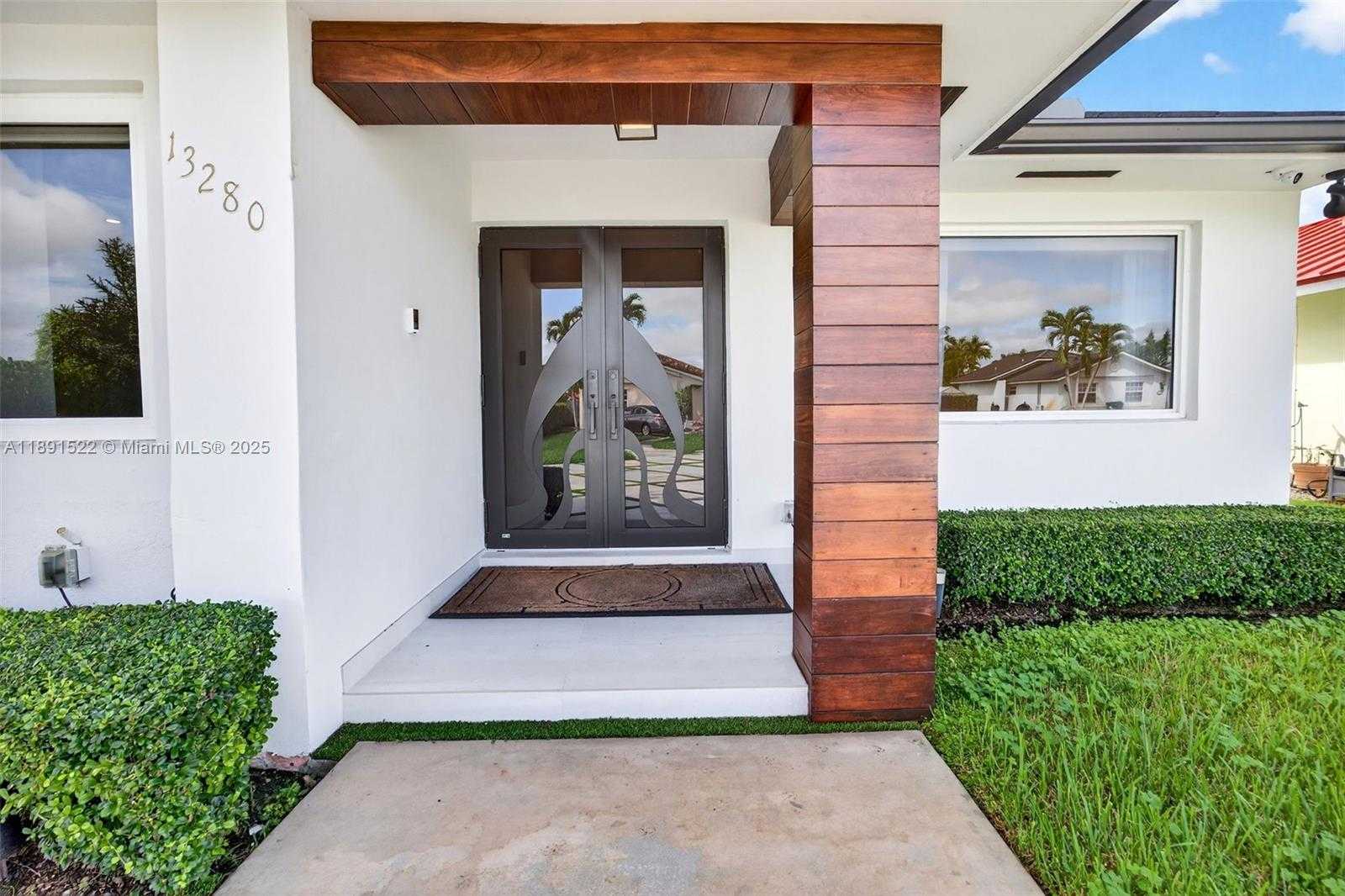 Small Image of 13280 SOUTH WEST 39TH TER, Miami Number 5