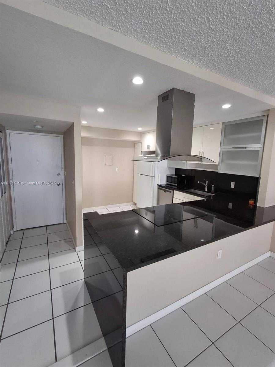 Small Image of 1351 NORTH EAST MIAMI GARDENS DR #901E, Miami Number 5